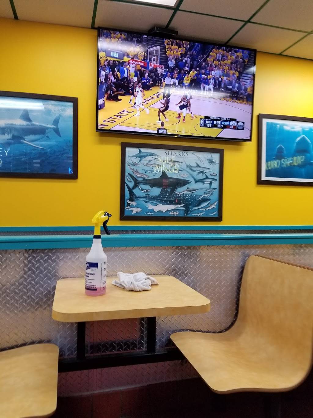 Sharks Fish & Chicken | restaurant | 2500 St Charles Rd, Bellwood, IL 60104, USA | 7084939300 OR +1 708-493-9300