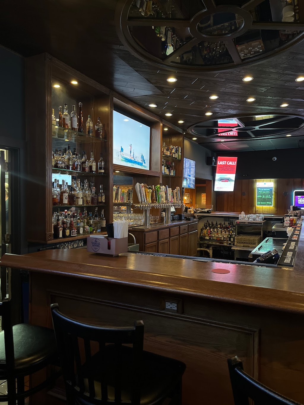 Galewood Pub | restaurant | 6460 College Rd, Lisle, IL 60532, USA | 6308579505 OR +1 630-857-9505