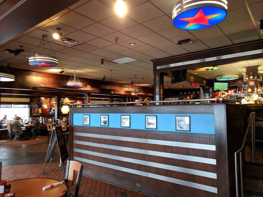 TGI Fridays | restaurant | 18400 Royalton Rd, Strongsville, OH 44136, USA | 4402381299 OR +1 440-238-1299