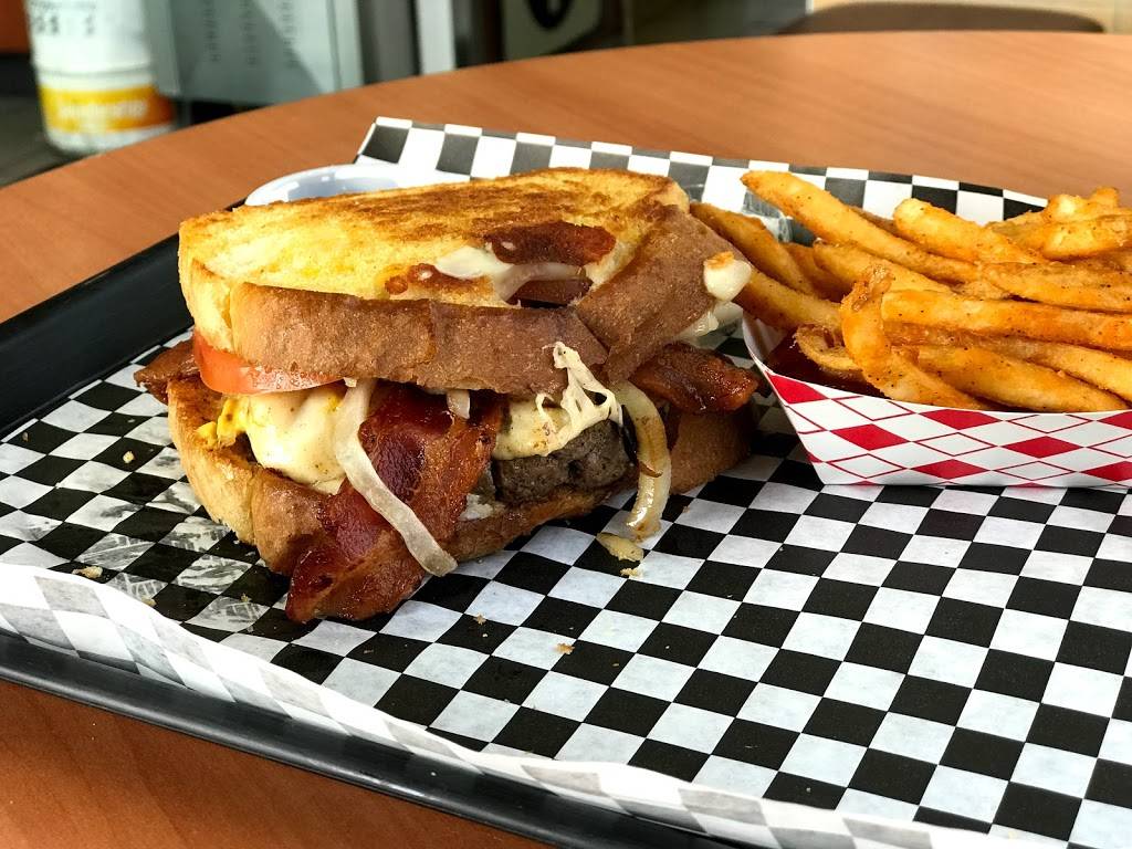 So-Cal Burgers Chill & Grill | restaurant | 203 S Mednik Ave, Los Angeles, CA 90022, USA | 3232633188 OR +1 323-263-3188