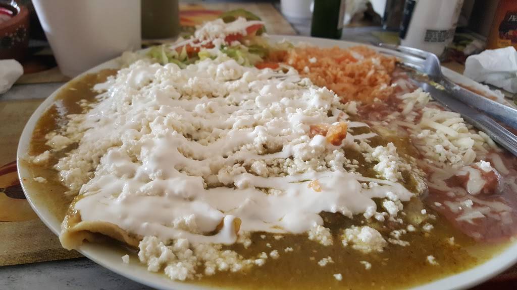 El Chilaquil | restaurant | 1140 N Chestnut Ave, Fresno, CA 93702, USA | 5592891458 OR +1 559-289-1458