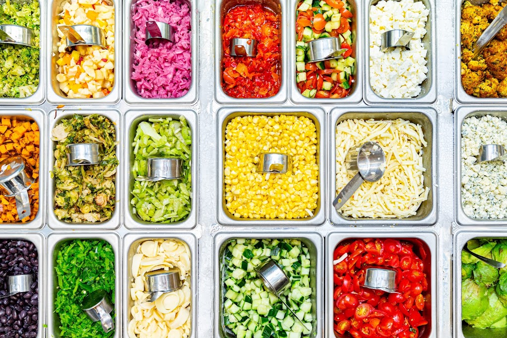 Chopt Creative Salad Company | restaurant | 5926 Kingstowne Center, Alexandria, VA 22315, USA | 5718956761 OR +1 571-895-6761