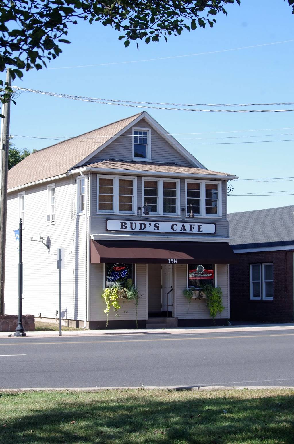 Buds Cafe | restaurant | 158 Main St # 1, Portland, CT 06480, USA | 8603421540 OR +1 860-342-1540