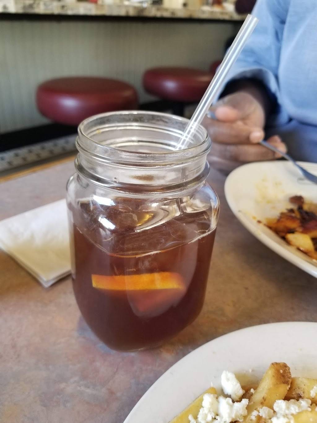 Olympos Diner | restaurant | 1130 E Main St, Meriden, CT 06450, USA | 2032355636 OR +1 203-235-5636