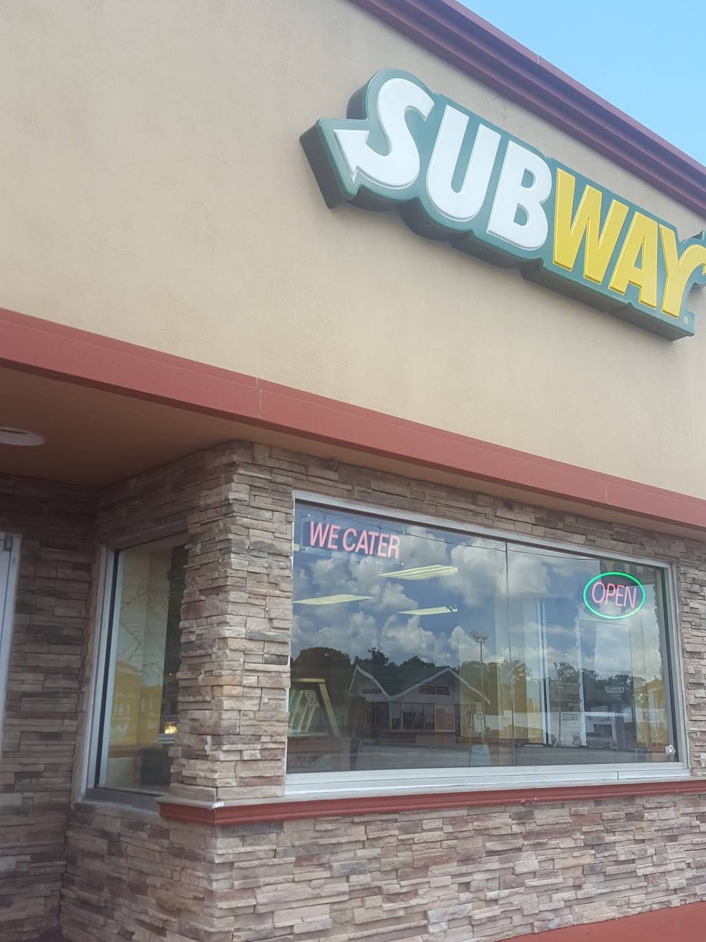 Subway Restaurants | restaurant | 8410 N Florida Ave, Tampa, FL 33604, USA | 8139309314 OR +1 813-930-9314