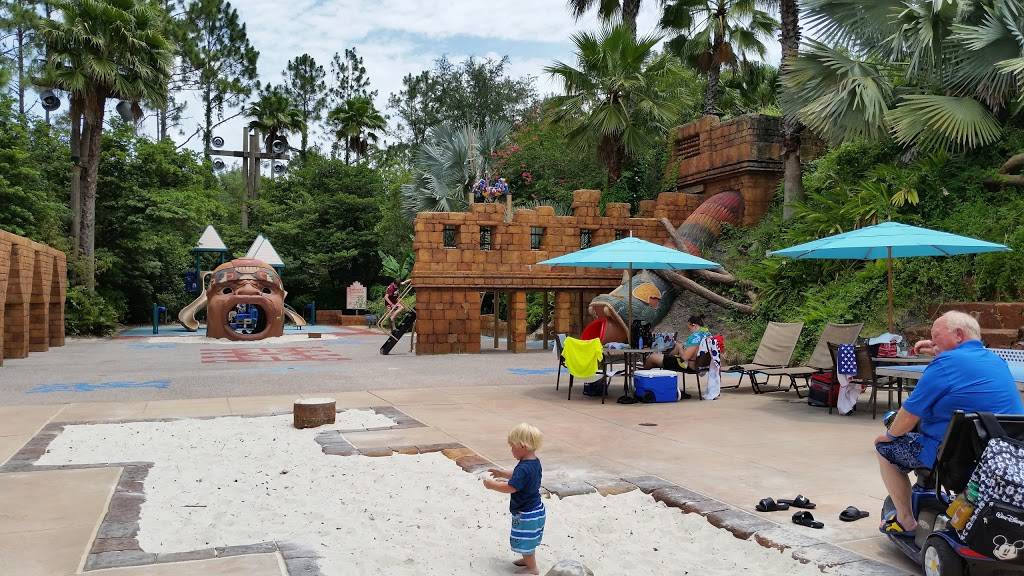 Laguna Bar | night club | 1000 W Buena Vista Dr, Orlando, FL 32830, USA | 4079396244 OR +1 407-939-6244