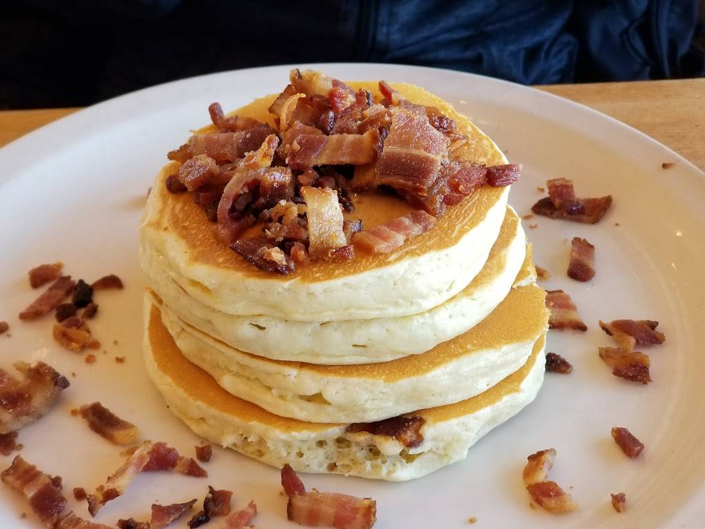 Apple Villa Famous Pancakes - Catering | restaurant | 3101 Barrington Rd, Hoffman Estates, IL 60192, USA | 8477652000 OR +1 847-765-2000