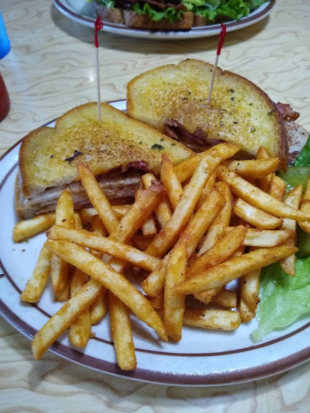 Seven Cafe And Grill | restaurant | 25 Shaw Ave, Clovis, CA 93612, USA | 5593221605 OR +1 559-322-1605