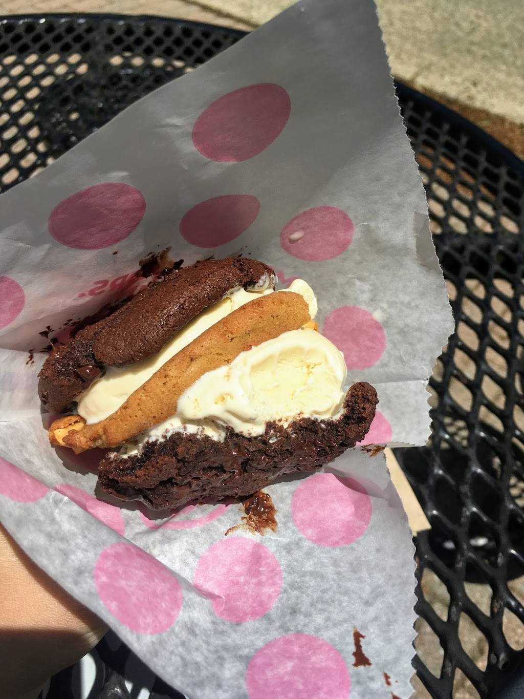 Dunkin | bakery | 10 Woburn St, Lexington, MA 02420, USA | 7816528558 OR +1 781-652-8558