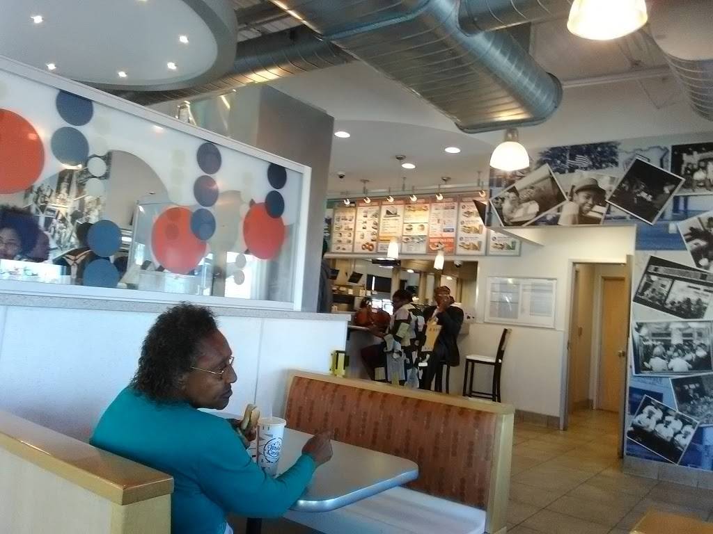 White Castle | restaurant | 700 W Broadway, Louisville, KY 40202, USA | 5025841531 OR +1 502-584-1531