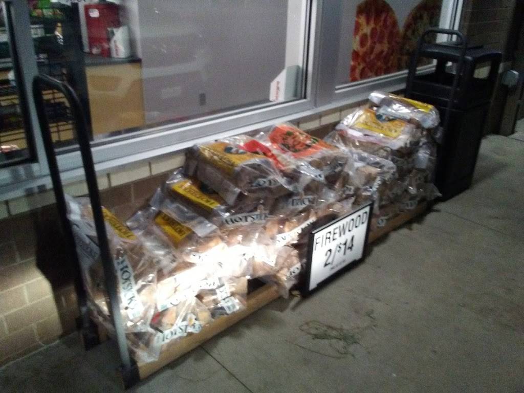 Kum & Go | meal takeaway | 101 Village Dr, Tiffin, IA 52340, USA | 3195452290 OR +1 319-545-2290