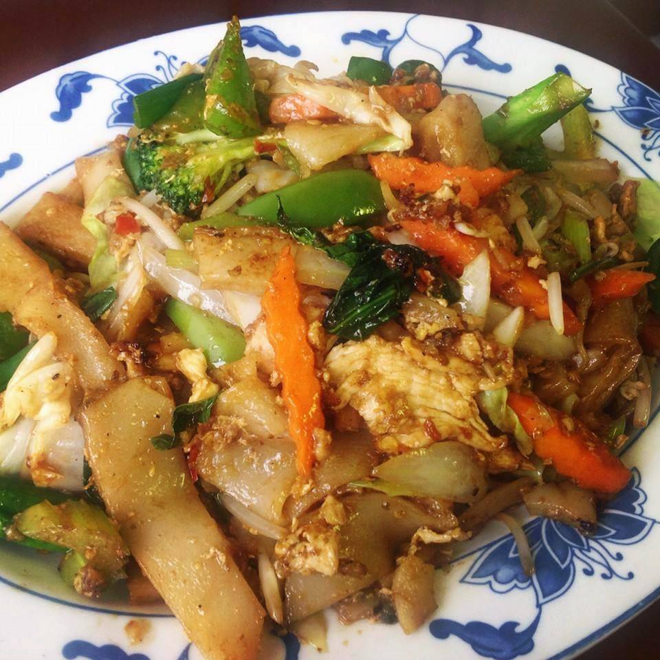 Siri Thai Kitchen | restaurant | 301 N River Ave, Holland, MI 49424, USA | 6163925990 OR +1 616-392-5990