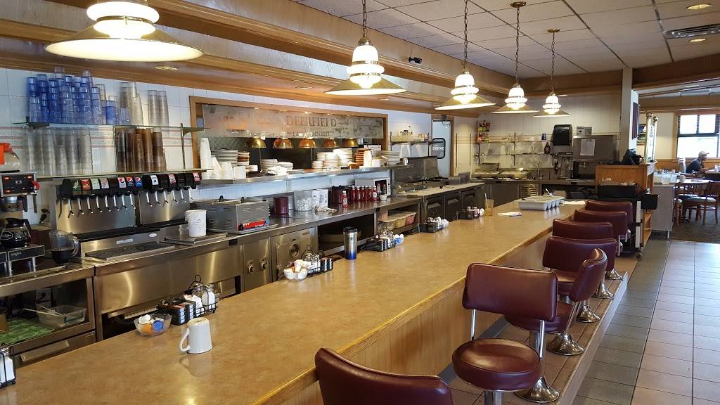 Deerfield Family Restaurant | restaurant | 61239,, 2215 John Deere Rd, East Moline, IL 61244, USA | 3097923900 OR +1 309-792-3900