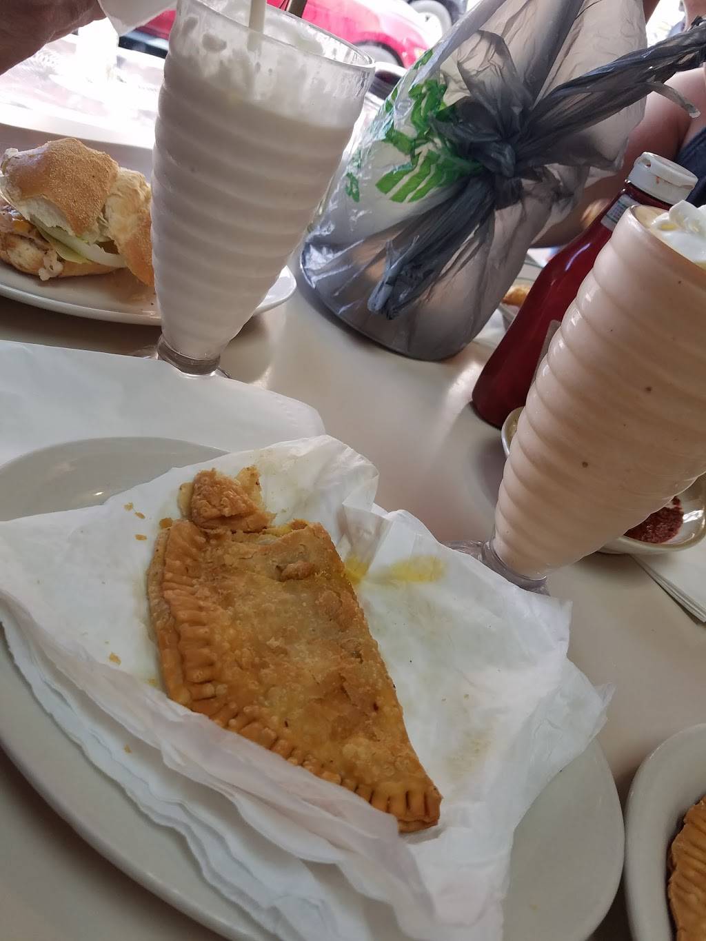 Kennedy Fried Chicken & Pizza | restaurant | 244 Smith St, Perth Amboy, NJ 08861, USA | 7322931311 OR +1 732-293-1311