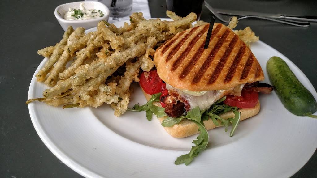 Marlows Tavern | restaurant | 745 Chastain Rd NW #1160, Kennesaw, GA 30144, USA | 7704258777 OR +1 770-425-8777