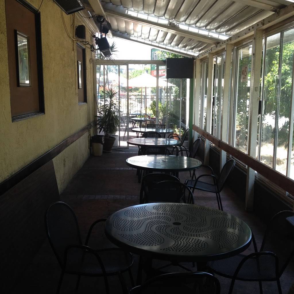 Universal Bar & Grill | restaurant | 4093 Lankershim Blvd, North Hollywood, CA 91602, USA | 8187662114 OR +1 818-766-2114