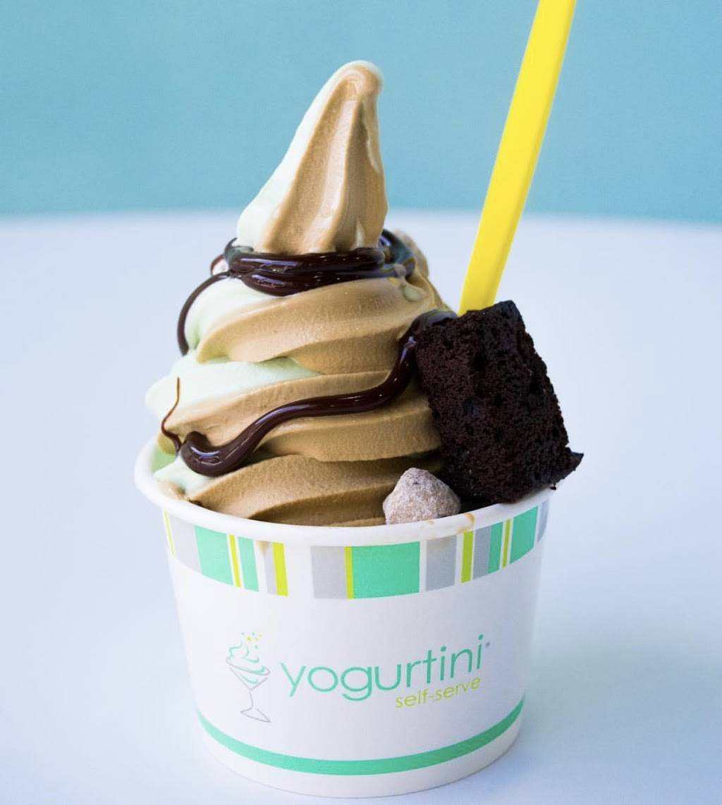 Yogurtini Plaza | restaurant | 4853 Main St, Kansas City, MO 64112, USA | 8165312201 OR +1 816-531-2201