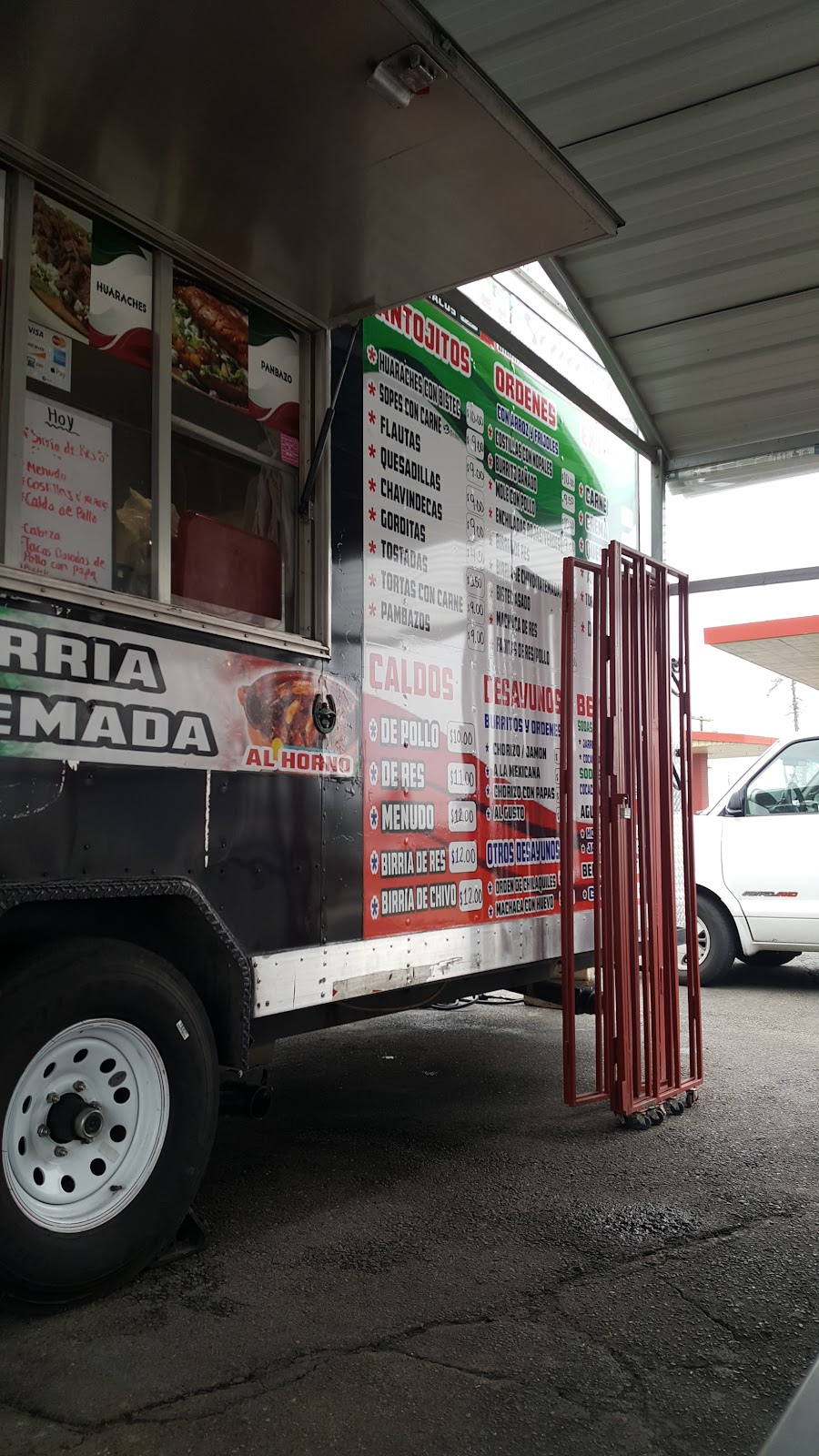 Nenas Birria De Res Y De Chivo Tatemada | restaurant | 1500 Paradise Rd, Modesto, CA 95351, USA | 2095812609 OR +1 209-581-2609