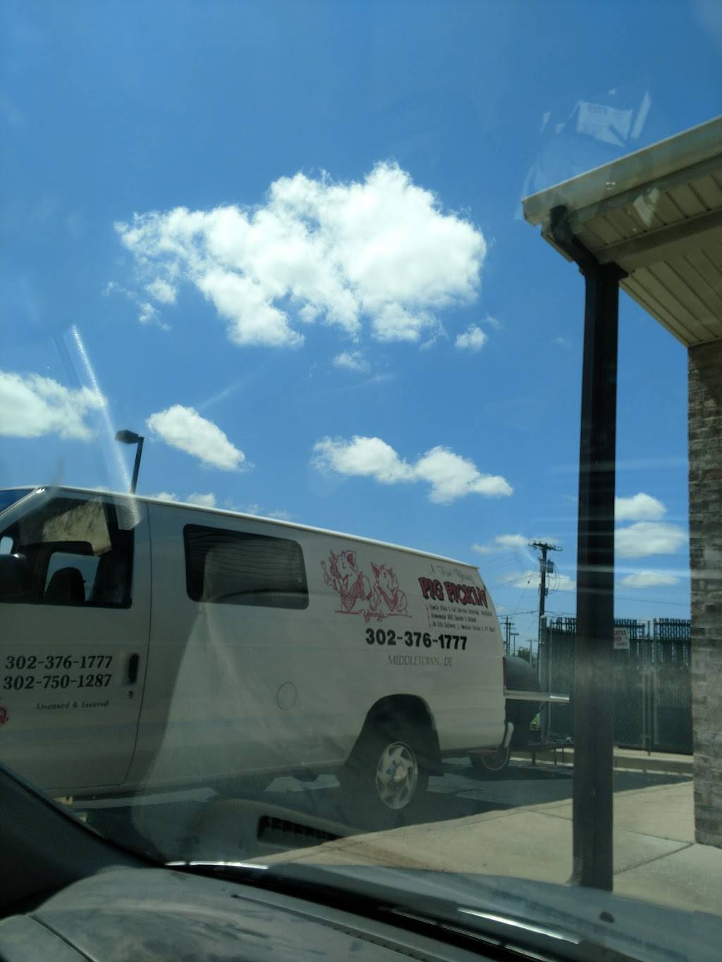 Youngs Barbecue | restaurant | 401 E Main St, Middletown, DE 19709, USA | 3023761777 OR +1 302-376-1777