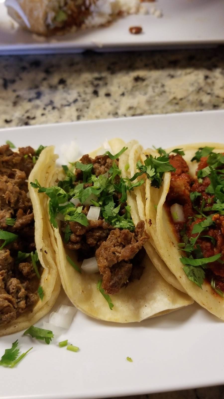 Pupuseria y Restaurant el Cuscatleco | restaurant | 29 Garrett Rd, Upper Darby, PA 19082, USA | 4844613156 OR +1 484-461-3156