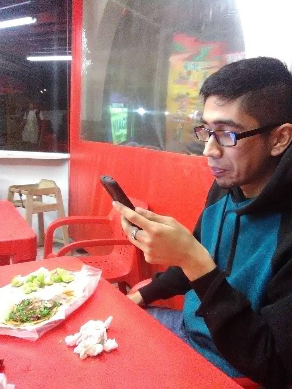 Taquería San Miguel | restaurant | 22850, Calle Delante 2208, Carlos Pacheco 5, 22850 Ensenada, B.C., Mexico | 016461514319 OR +52 646 151 4319