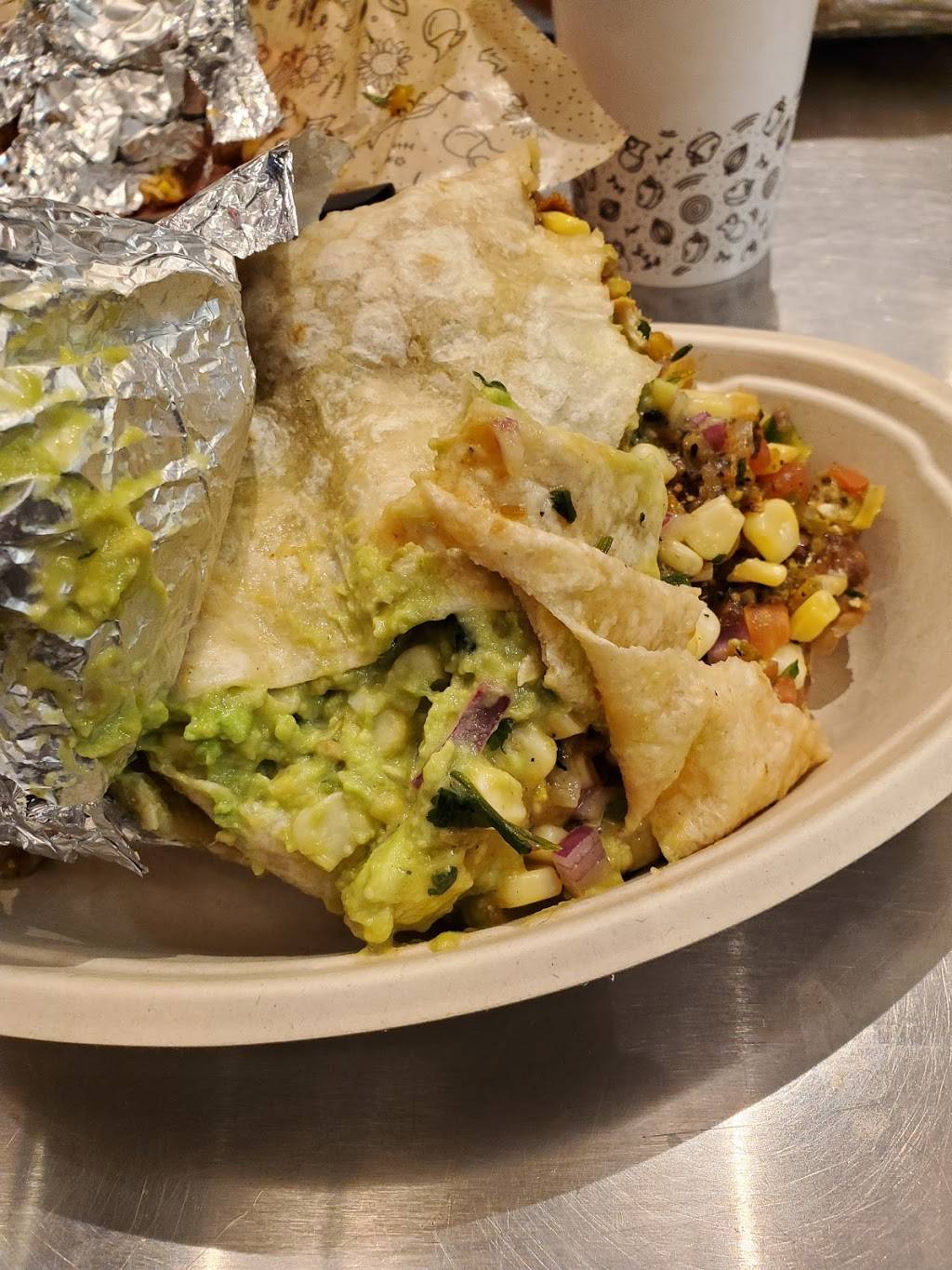 Chipotle Mexican Grill | restaurant | 333 W Hampden Ave #110, Englewood, CO 80110, USA | 3037613411 OR +1 303-761-3411