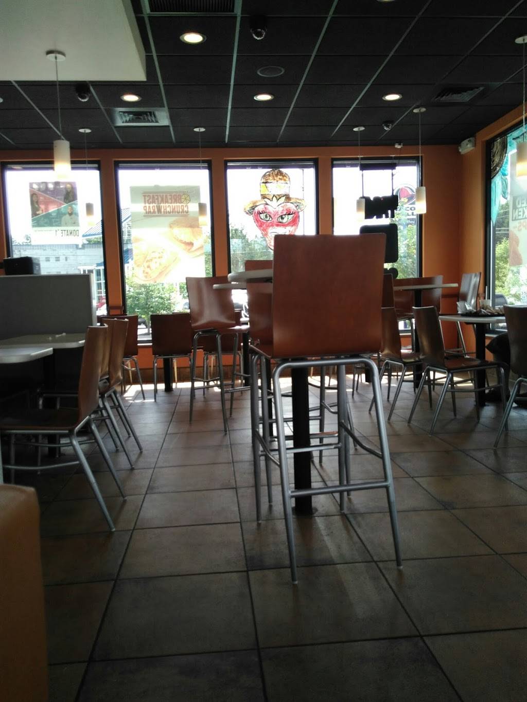 Taco Bell | meal takeaway | 72 W Main St, Buckhannon, WV 26201, USA | 3044737575 OR +1 304-473-7575
