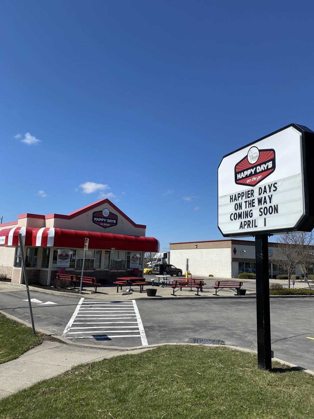 Happy Days On The Go | restaurant | 2755 E Henrietta Rd, Henrietta, NY 14467, USA | 5854876317 OR +1 585-487-6317