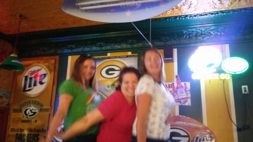 Tinys Bar | restaurant | 111 W Main St, Winneconne, WI 54986, USA | 9205829962 OR +1 920-582-9962