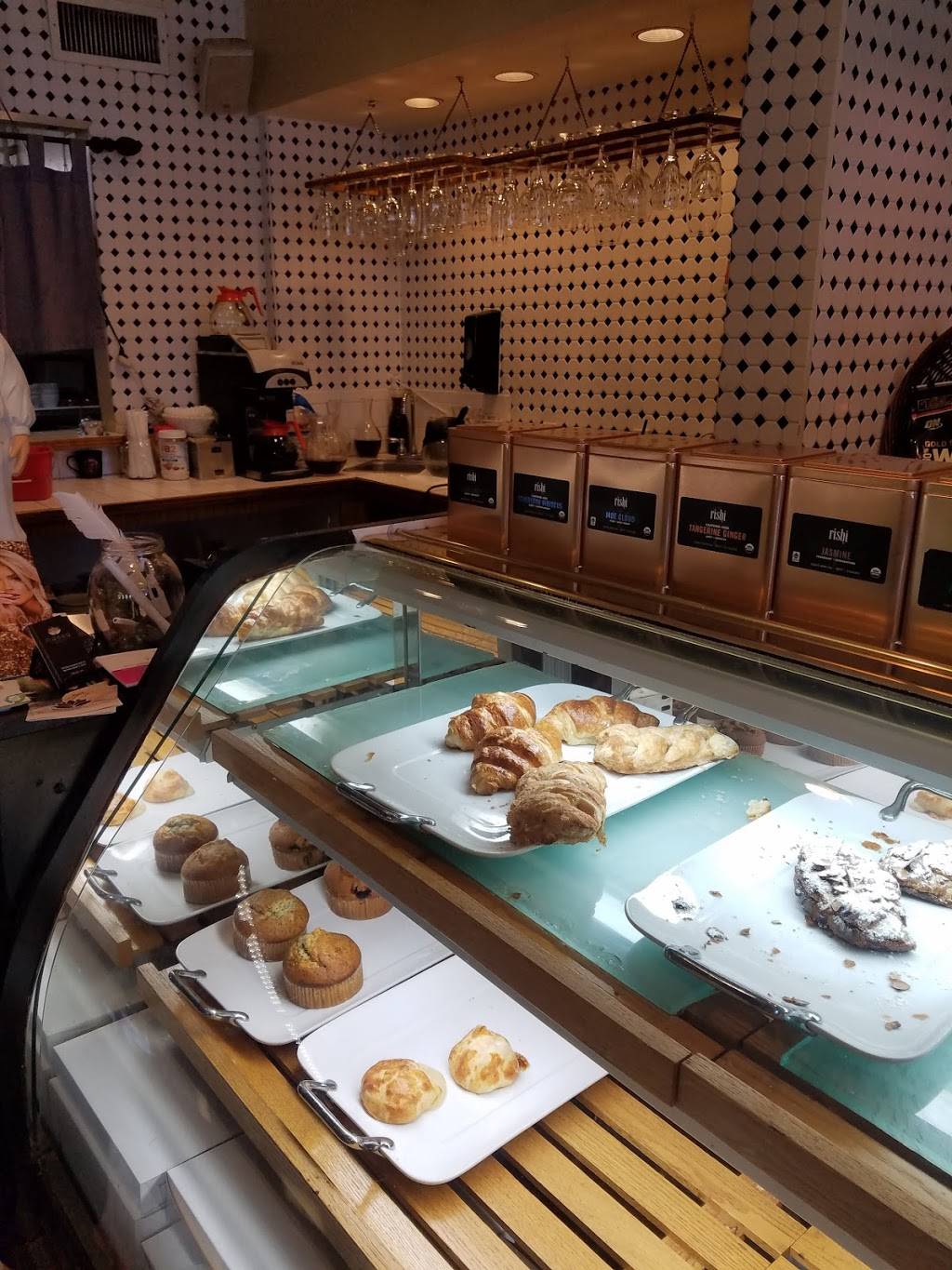 The Bistro | restaurant | 1023 Kane Concourse, Bay Harbor Islands, FL 33154, USA | 3058660404 OR +1 305-866-0404