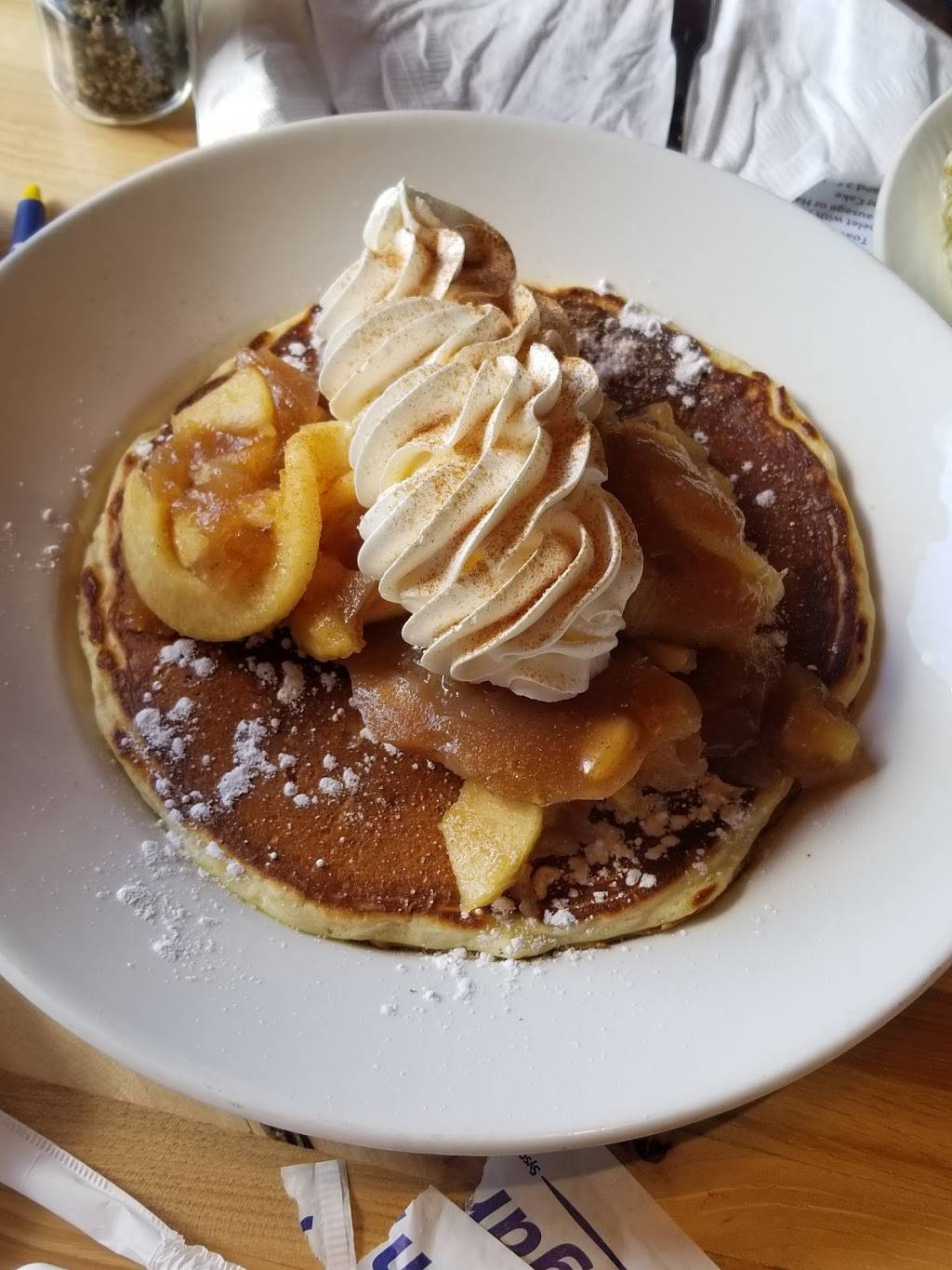 Log Cabin Family Restaurant | bakery | 1215 8th St, Baraboo, WI 53913, USA | 6083568034 OR +1 608-356-8034