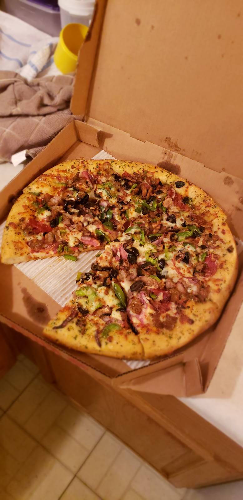 Pizza Hut | meal takeaway | 10082 Page Ave, St. Louis, MO 63132, USA | 3144281445 OR +1 314-428-1445