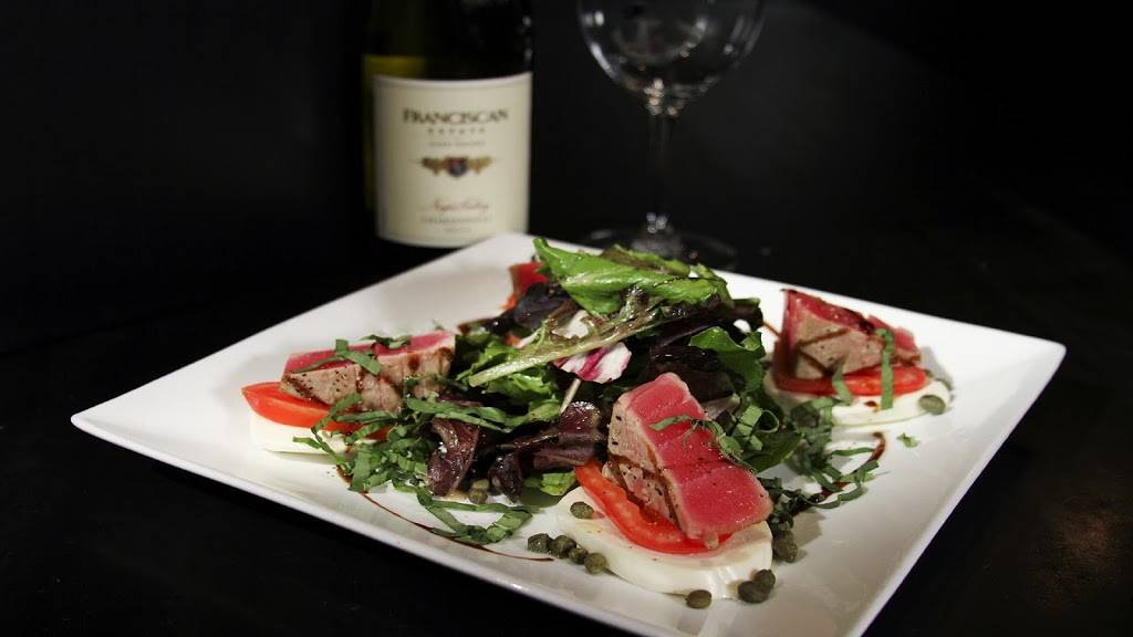 Johnnys Italian Steakhouse | restaurant | 17123 N Laurel Park Dr, Livonia, MI 48152, USA | 7342454151 OR +1 734-245-4151