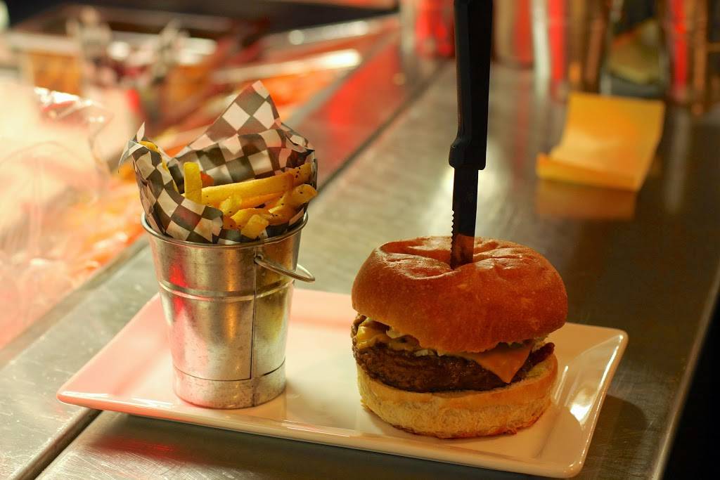 Le Bureau de Poste Trois-Rivières | restaurant | 317 Rue des Forges, Trois-Rivières, QC G9A 2G9, Canada | 8198403389 OR +1 819-840-3389