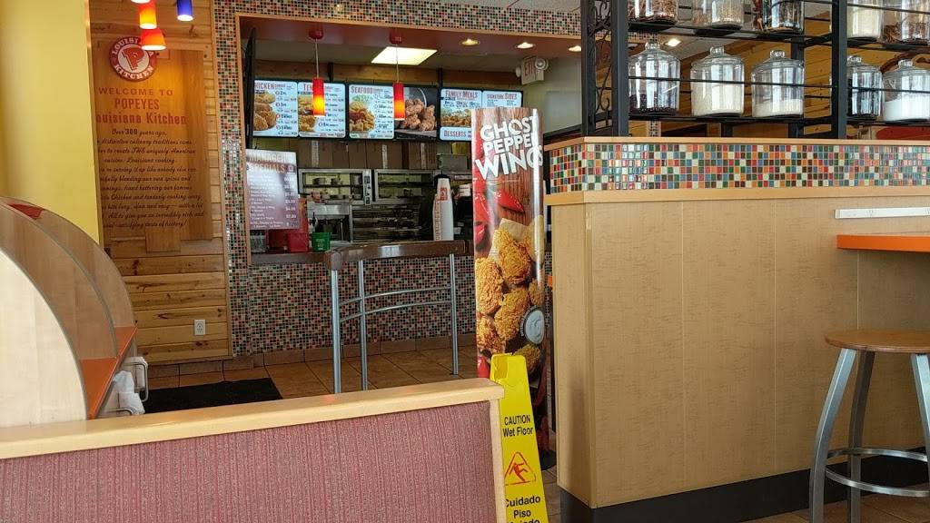 Popeyes Louisiana Kitchen | restaurant | 2496 Wabash Ave, Springfield, IL 62704, USA | 2177939280 OR +1 217-793-9280