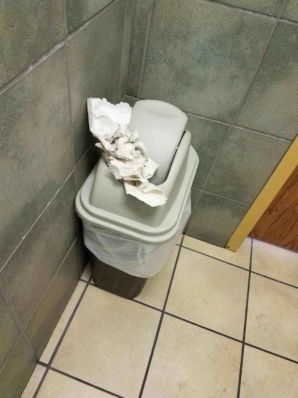 Subway | meal takeaway | 11201A E 24 Hwy Cir, Independence, MO 64050, USA | 8164610992 OR +1 816-461-0992