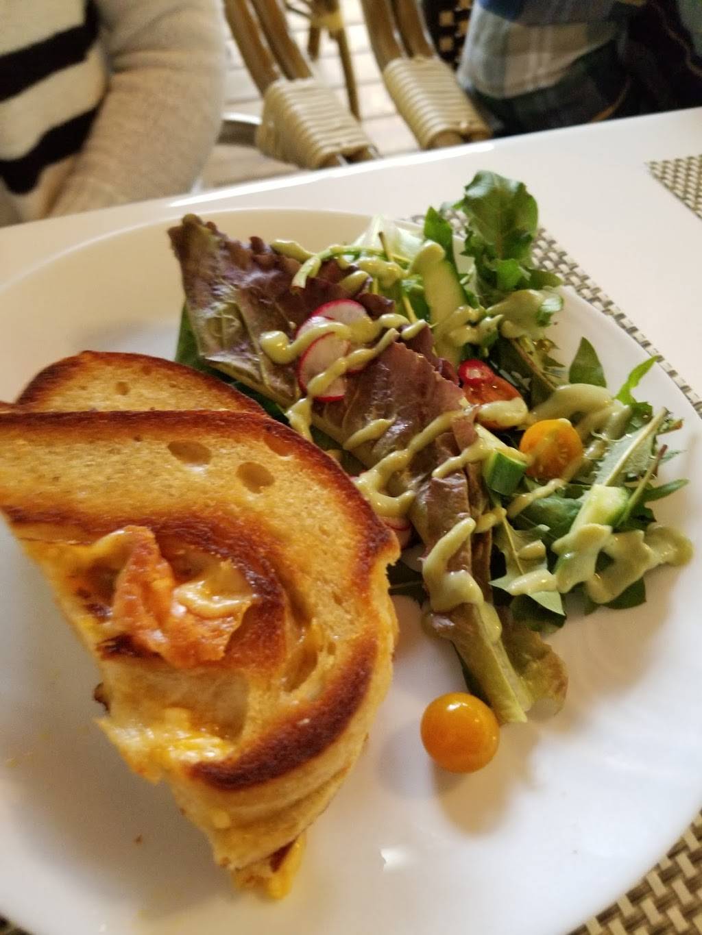 Topsoil Kitchen & Market | restaurant | 13 S Main St, Travelers Rest, SC 29690, USA | 8646102281 OR +1 864-610-2281