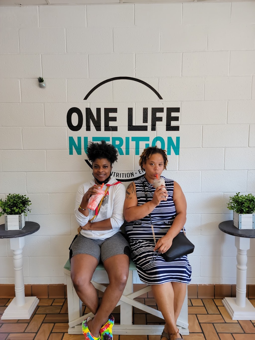 One Life Nutrition: Maplewood Plaza | restaurant | 6207 PLANTATION LANE Located in Maplewood Plaza, Fort Wayne, IN 46815, USA | 2604186836 OR +1 260-418-6836
