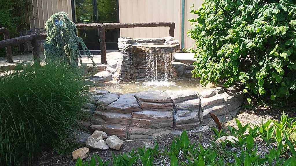 Chuckles | restaurant | 286 Chuckles Pkwy, Crossville, TN 38555, USA | 9314569100 OR +1 931-456-9100