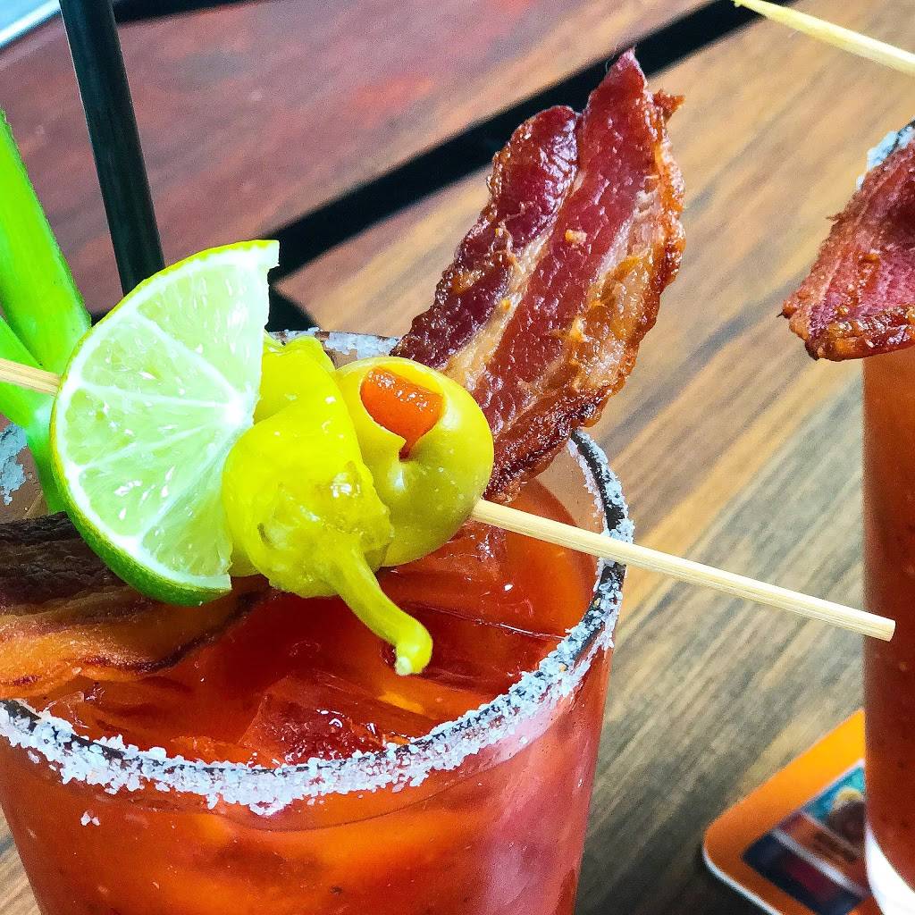 Wonderland Ocean Pub | restaurant | 5083 Santa Monica Ave, San Diego, CA 92107, USA | 6192553358 OR +1 619-255-3358