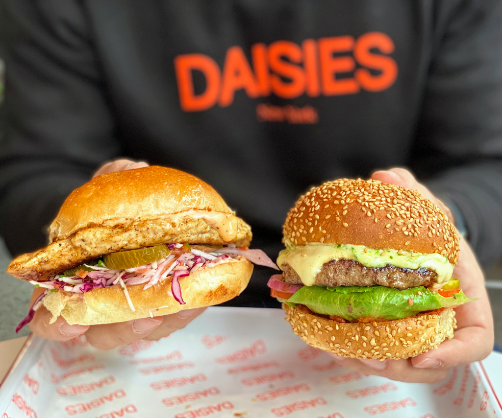 Daisies Burgers | restaurant | 516 Hudson St, New York, NY 10014, USA | 6464906907 OR +1 646-490-6907