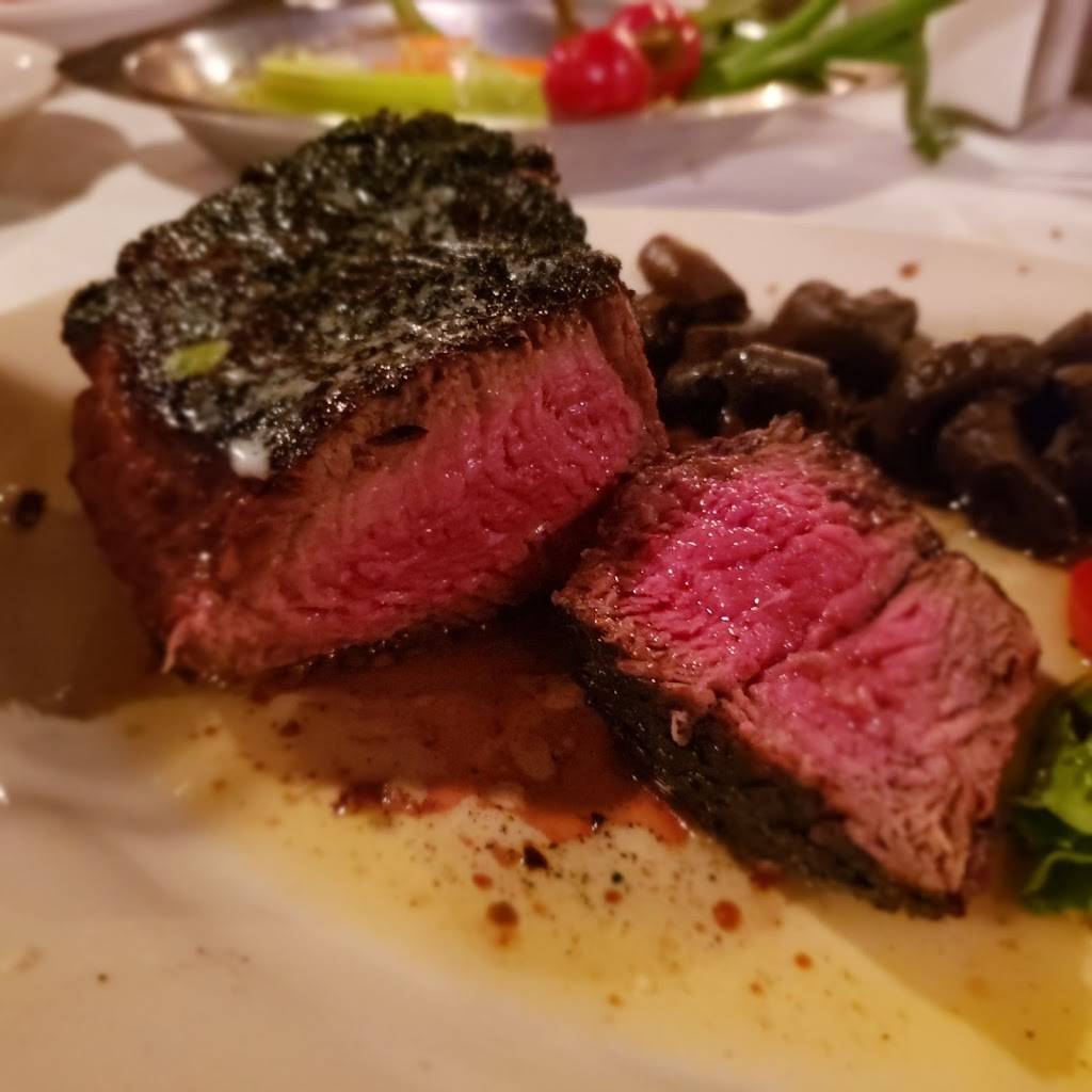 The Steakout | restaurant | 6300 Industrial Loop, Greendale, WI 53129, USA | 4144217200 OR +1 414-421-7200