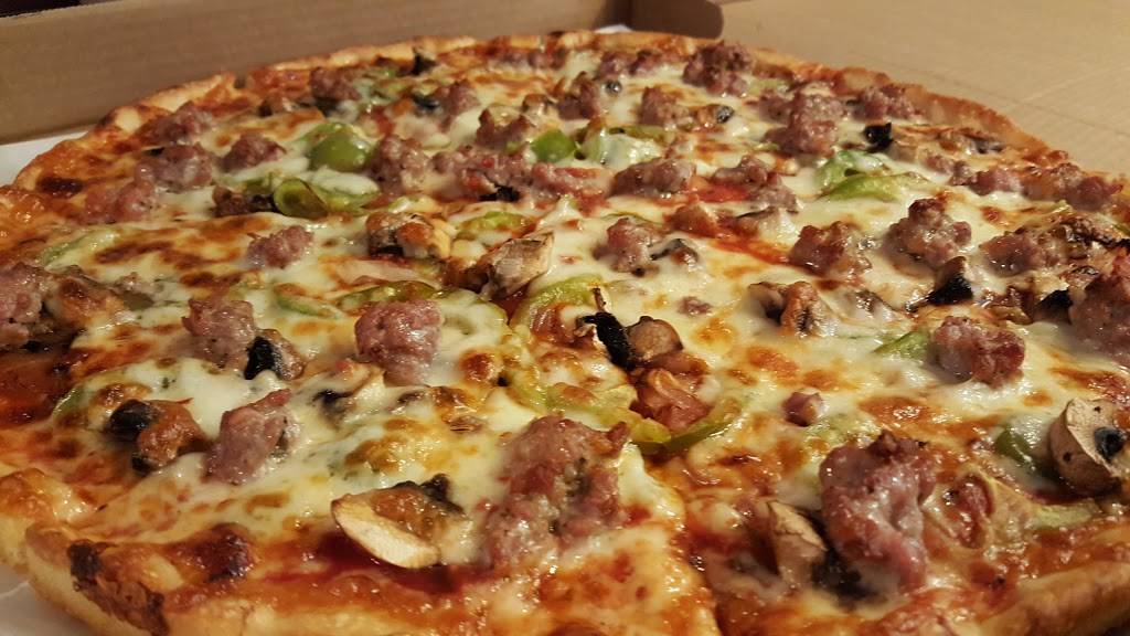 Captains Pizza House | restaurant | 4050 Main St, Bridgeport, CT 06606, USA | 2033710470 OR +1 203-371-0470