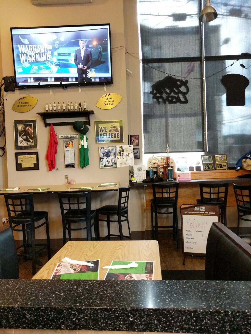 Doms Pizzeria | restaurant | 502 Cavitt Ave, Trafford, PA 15085, USA | 4123723667 OR +1 412-372-3667