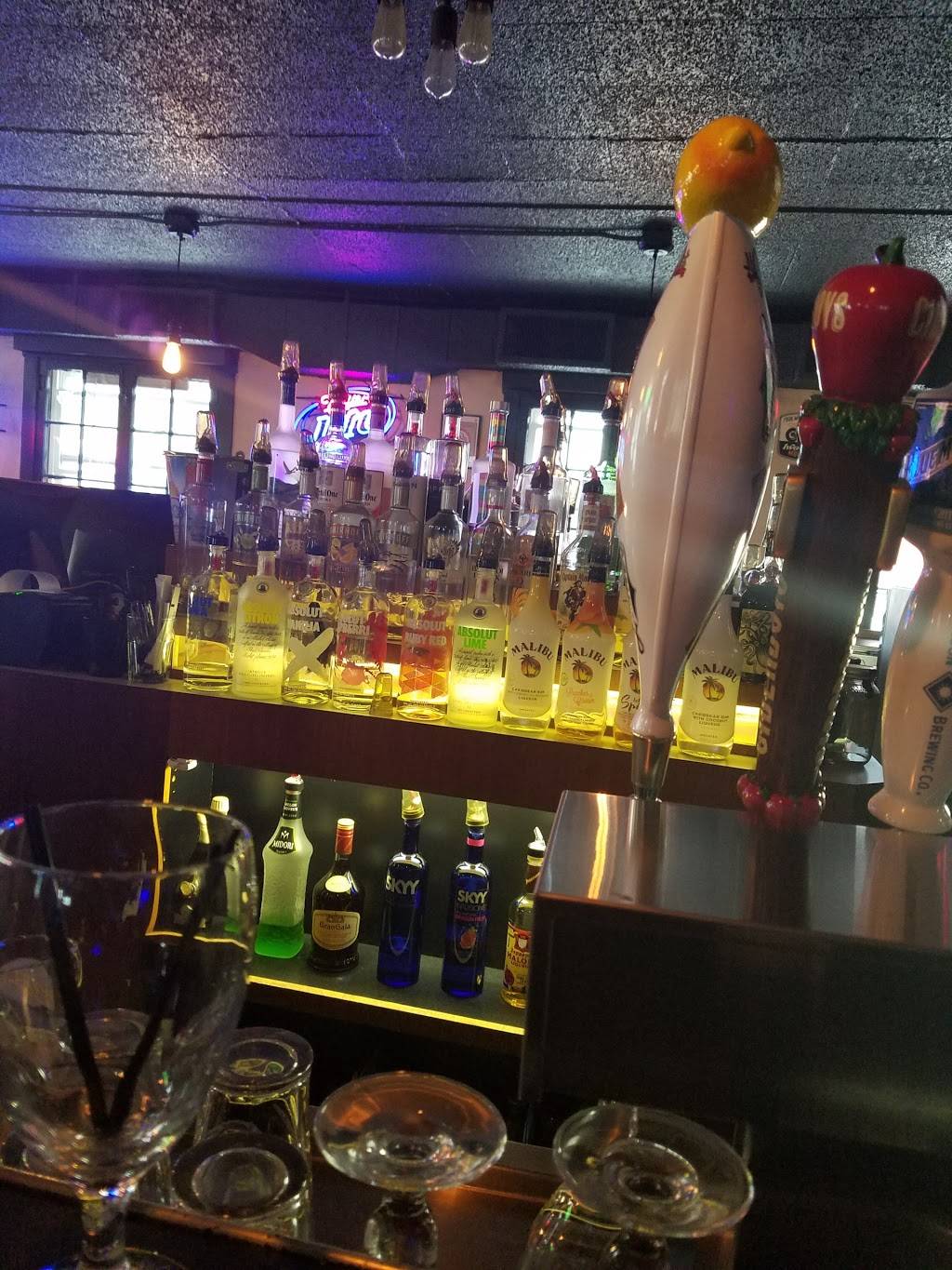 Olde Towne Inn | night club | 412 Bluff City Blvd, Elgin, IL 60120, USA | 8479301900 OR +1 847-930-1900