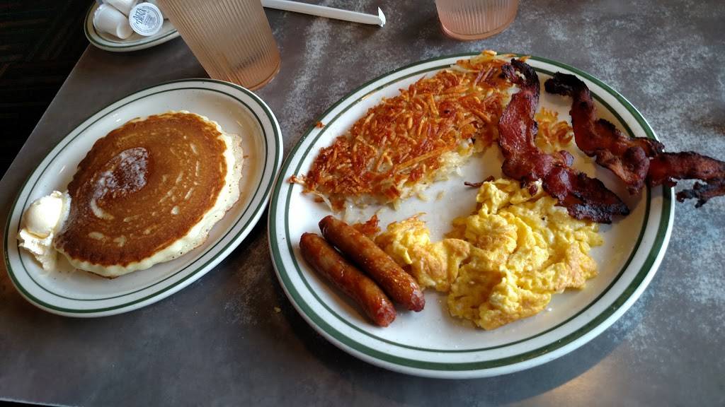 NORMS Restaurant | restaurant | 16572 Beach Blvd, Huntington Beach, CA 92647, USA | 7148411919 OR +1 714-841-1919