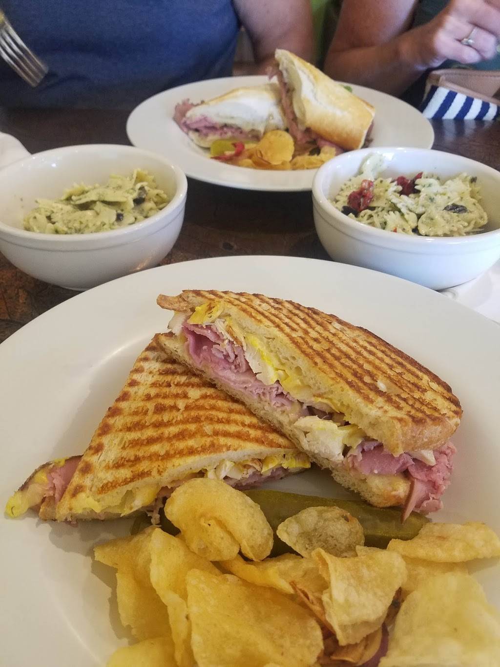 Cheese Cake Heaven Cafe, Deli & Bakery | restaurant | 2075 S Oneida St, Green Bay, WI 54304, USA | 9204901200 OR +1 920-490-1200