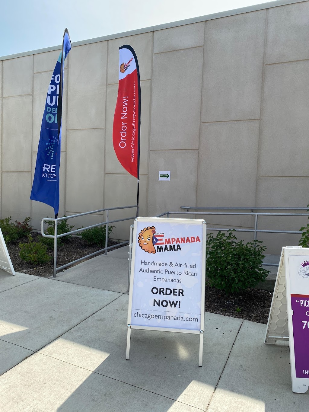 Chicago Empanada Mama | restaurant | 3101 W Lake St, Chicago, IL 60612, USA | 7735720008 OR +1 773-572-0008
