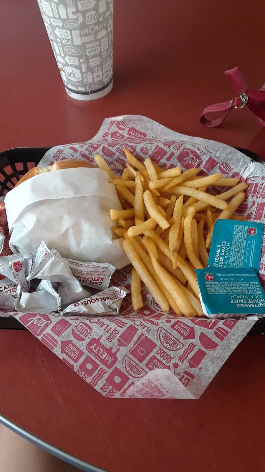 Jack in the Box | restaurant | 925 N Loop 12, Irving, TX 75061, USA | 9725799439 OR +1 972-579-9439