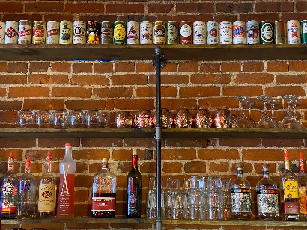 Finns Food & Spirits | restaurant | 214 N Main St, Hannibal, MO 63401, USA | 5732480881 OR +1 573-248-0881